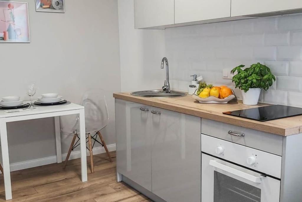 Bezagenta Mozart6 Studio Easy Access To City Wifi Warschau Exterior foto